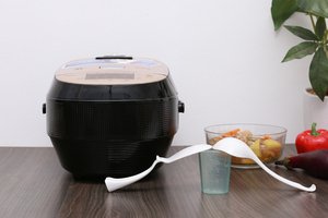 Nồi cơm cao tần Midea 1.5 lít MB-HS4007