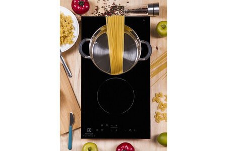 Bếp hồng ngoại Electrolux EHF3320NOK