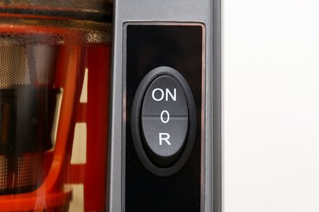 Máy ép chậm Kangaroo KG200SJ