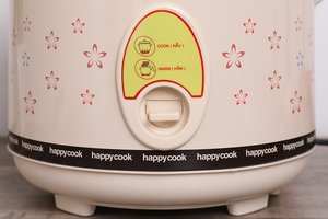Nồi cơm nắp gài Happycook 1.8 lít HC-180