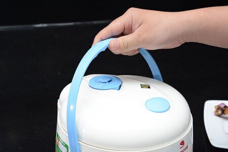 Nồi cơm nắp gài Happycook 0.6 lít HC-060