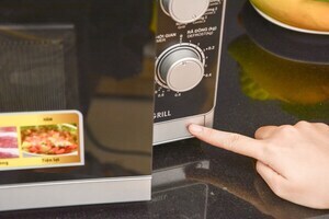 Lò vi sóng có nướng Sharp R-G222VN-S 20 lít