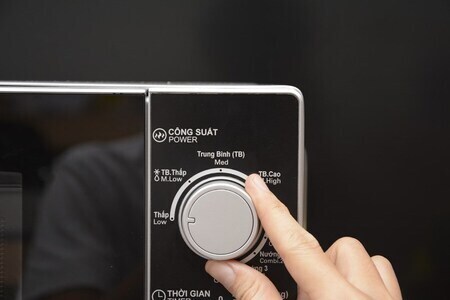 Lò vi sóng có nướng Sharp R-G222VN-S 20 lít