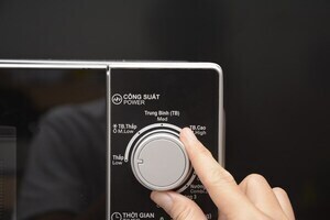 Lò vi sóng có nướng Sharp R-G222VN-S 20 lít