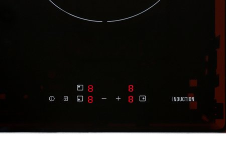 Bếp từ 3 vùng nấu lắp âm Electrolux E6203IOK