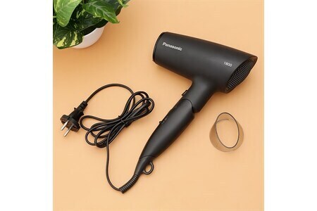 Máy sấy tóc 1800W Panasonic EH-ND37-K645