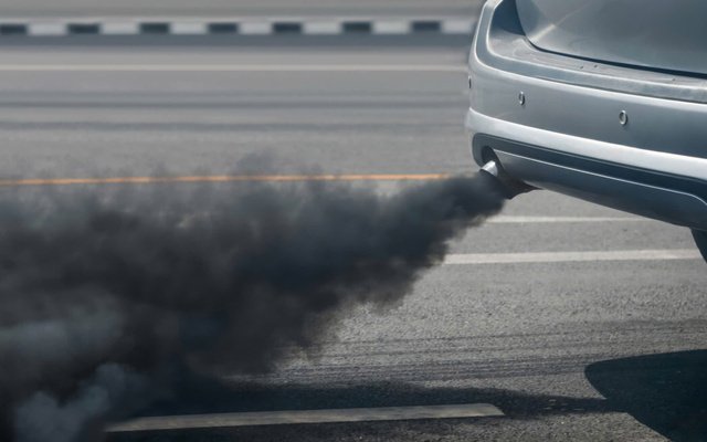 Vì sao ô tô lại xả nhiều khói đen? Giải pháp FECO X3 là gì?