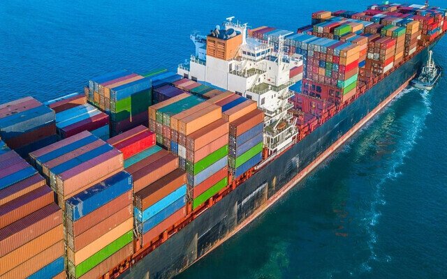 Vì sao nên chọn gửi hàng bằng đường tàu?