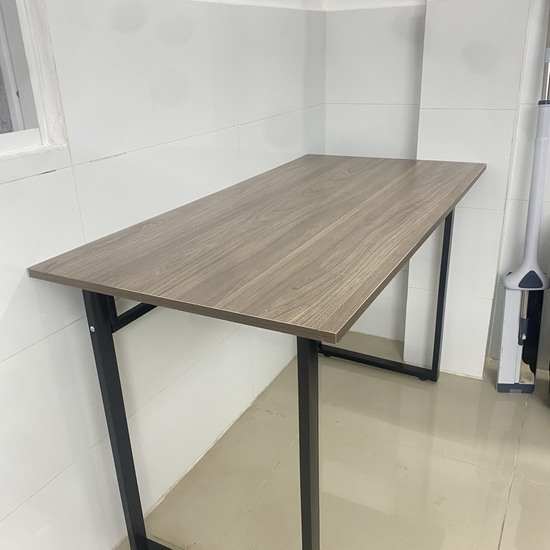 Bàn chân sắt chữ K đen AG-02