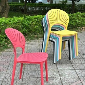 Ghế Nhựa Đúc Lưng Cánh Hoa