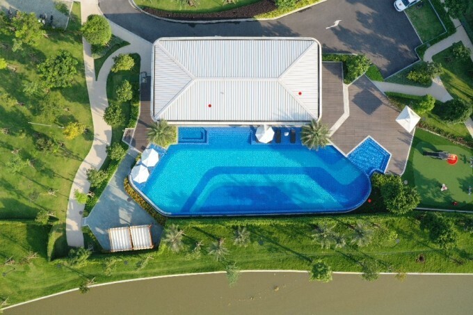 bình minh, anh thơ trốn con hẹn hò tại aqua city