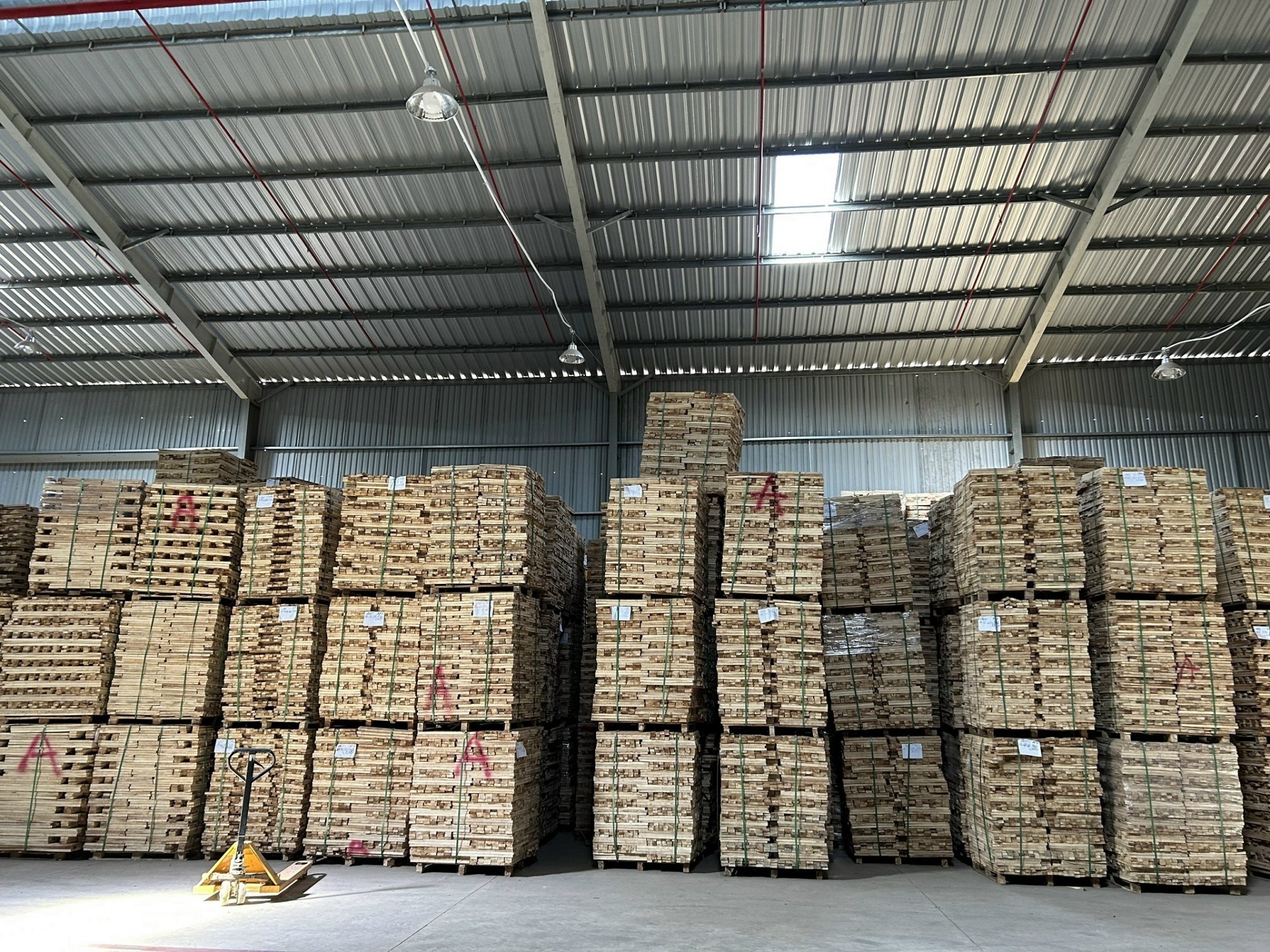 Hơn 20 năm kinh nghiệm về khai thác và chế biến gỗ cao su, tràm…