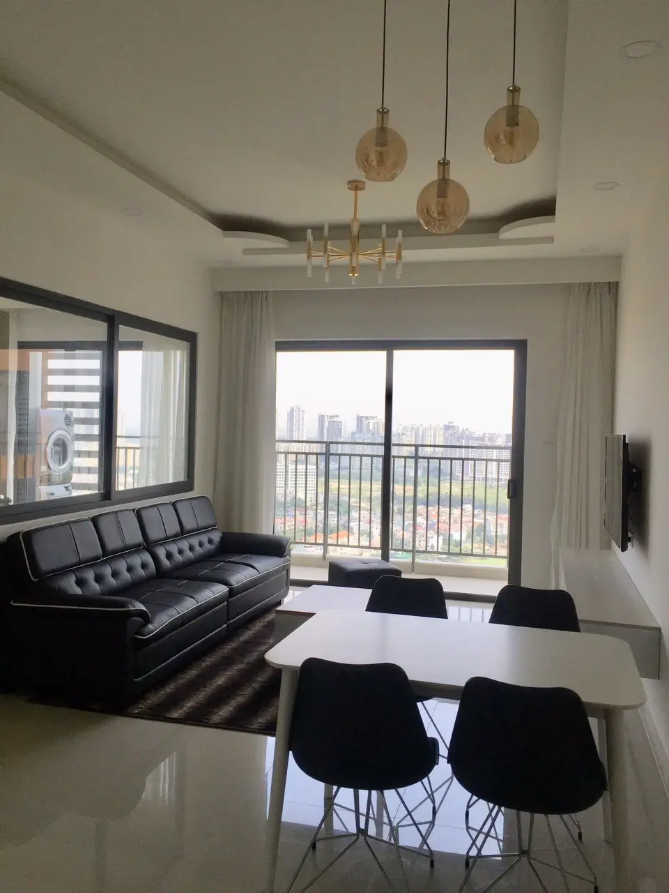 Bán 3pn The Sun Avenue giá 6 tỷ thiết kế full nội thất tầng cao