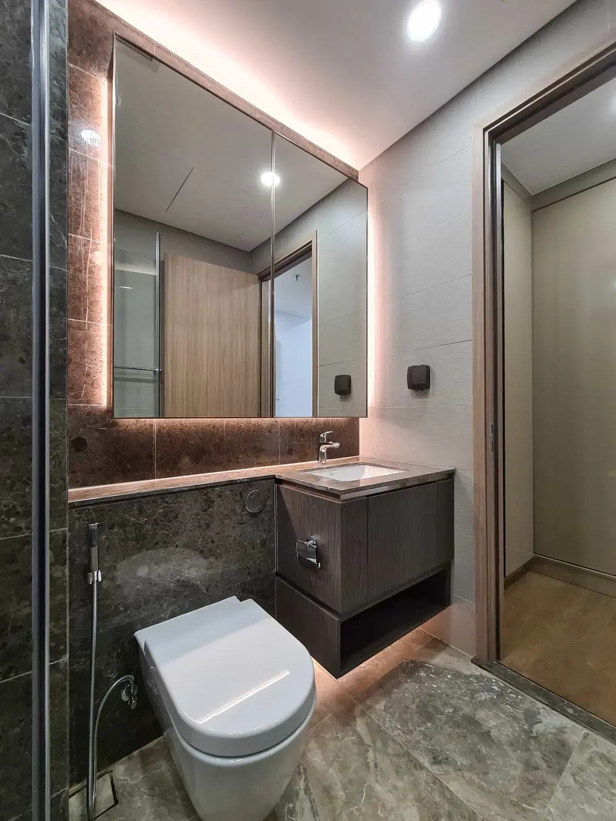 Cho thuê căn hộ 1PN 65m2 Nội Thất Cơ Bản The River Thủ Thiêm Quận 2