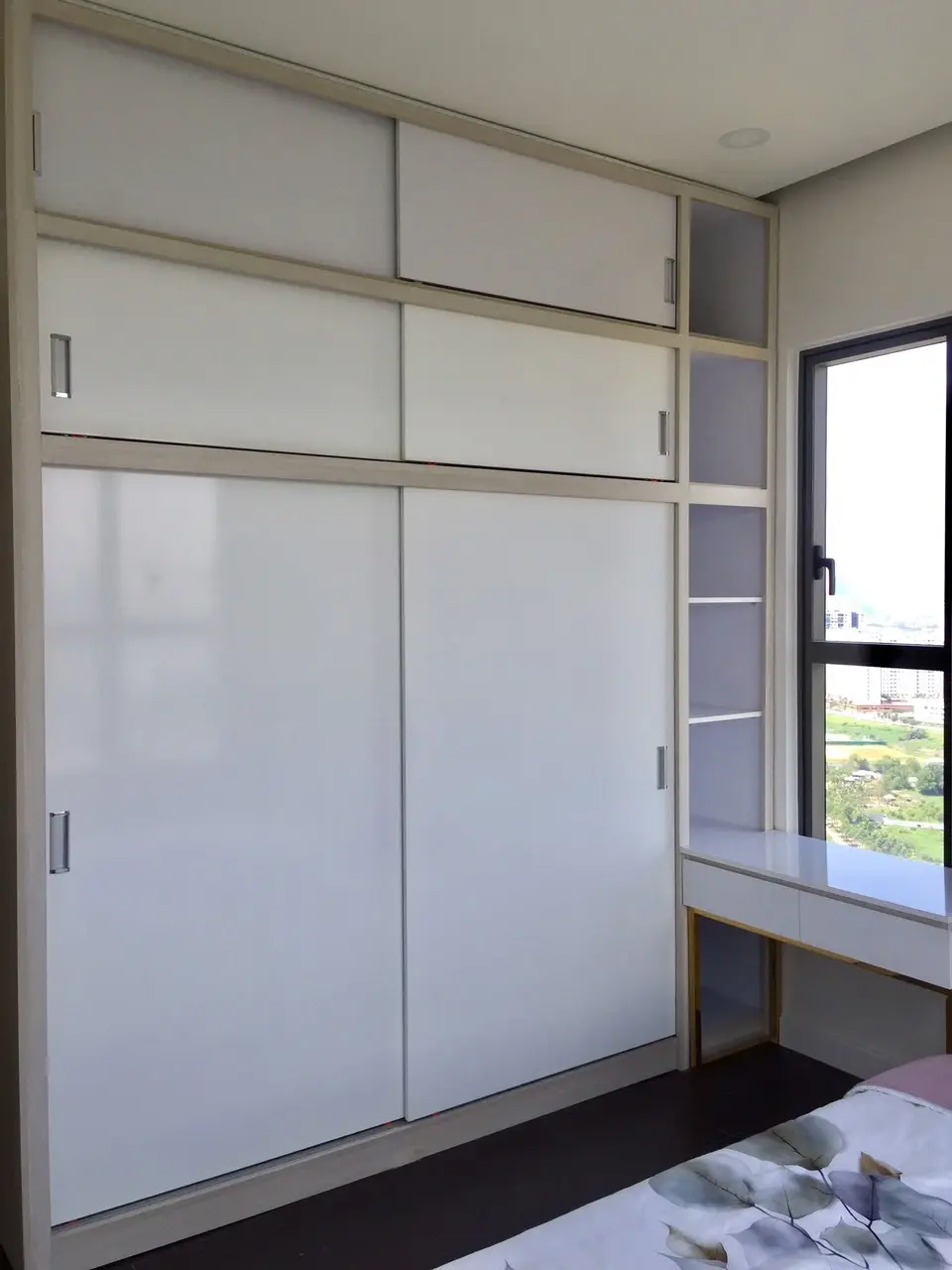 Bán 3pn The Sun Avenue giá 6 tỷ thiết kế full nội thất tầng cao