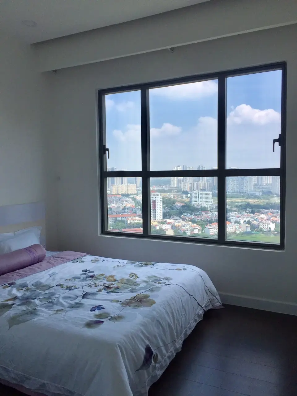 Bán 3pn The Sun Avenue giá 6 tỷ thiết kế full nội thất tầng cao