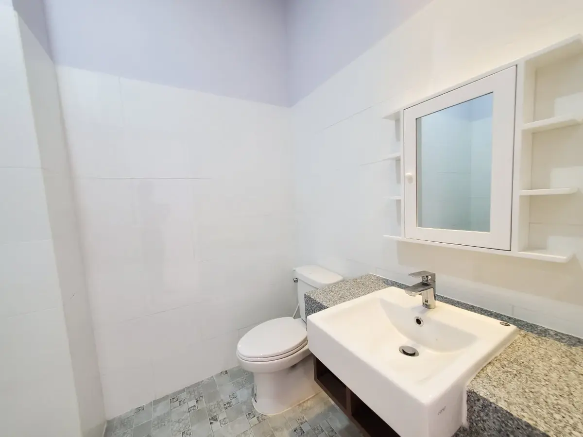 Cho thuê Officetel 48m2 Nội thất cơ bản dạng suốt The Sun Avenue 28 Mai Chí Thọ