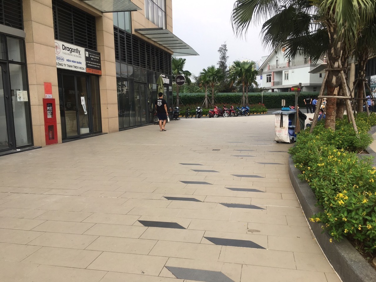 Cho thuê Shophouse Giá rẻ, Diện tích Rộng, Ngay Khối đế The Sun Avenue Quận 2