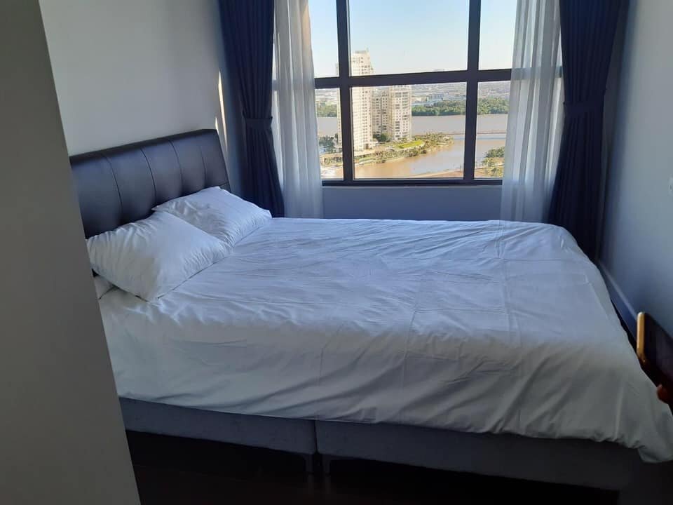 Cho thuê căn hộ 3PN 109m2 Tháp trung tâm view trực diện sông Sài Gòn Quận 2