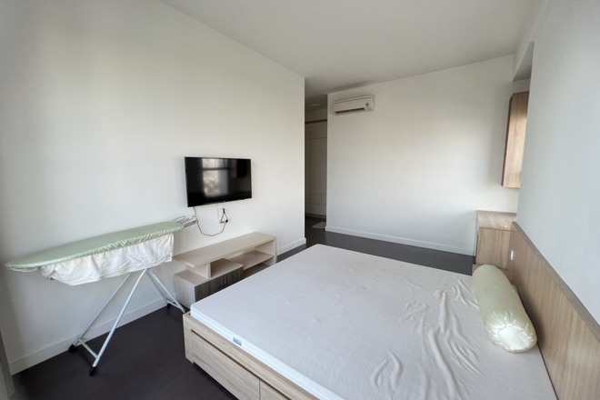 Chuyển nhượng 3PN giá 7,3 tỷ nội thất đầy đủ The Sun Avenue 105m2