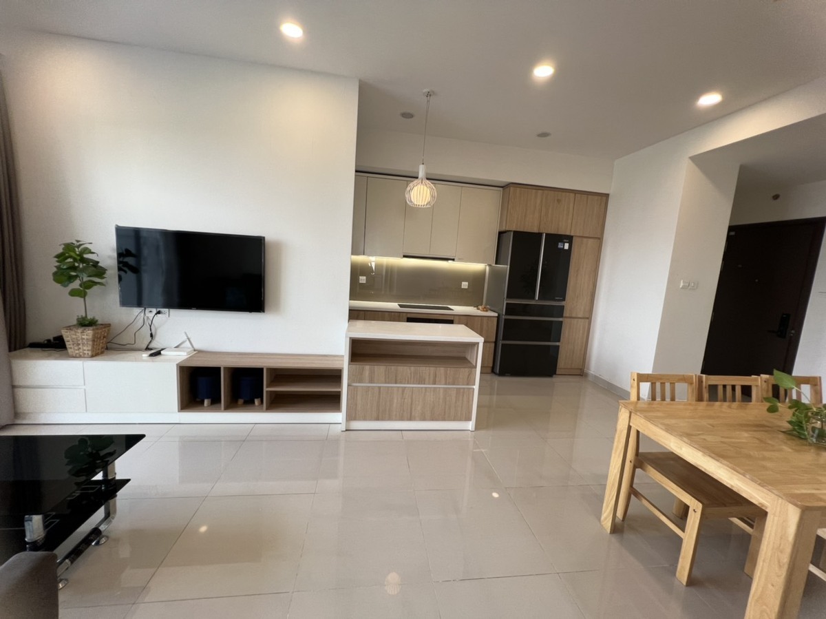 Chuyển nhượng 3PN giá 7,3 tỷ nội thất đầy đủ The Sun Avenue 105m2