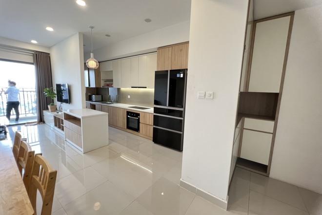 Chuyển nhượng 3PN giá 7,3 tỷ nội thất đầy đủ The Sun Avenue 105m2