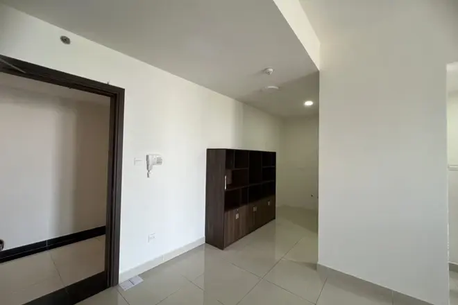 Văn phòng 51m2 có ngăn 1 phòng riêng cho thuê 13 triệu/tháng có ban công