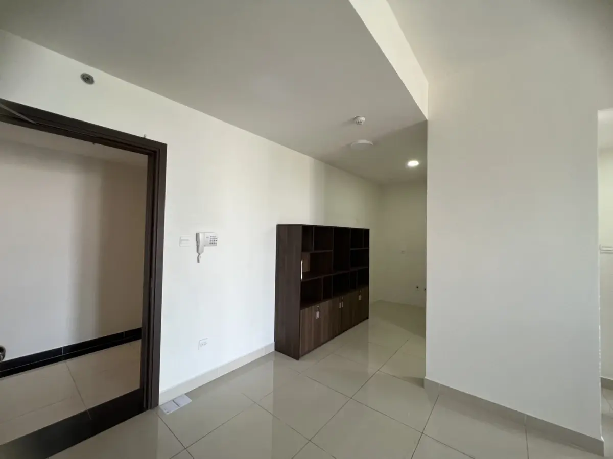 Văn phòng 51m2 có ngăn 1 phòng riêng cho thuê 13 triệu/tháng có ban công