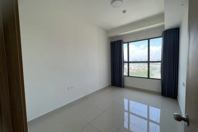 Văn phòng 51m2 có ngăn 1 phòng riêng cho thuê 13 triệu/tháng có ban công