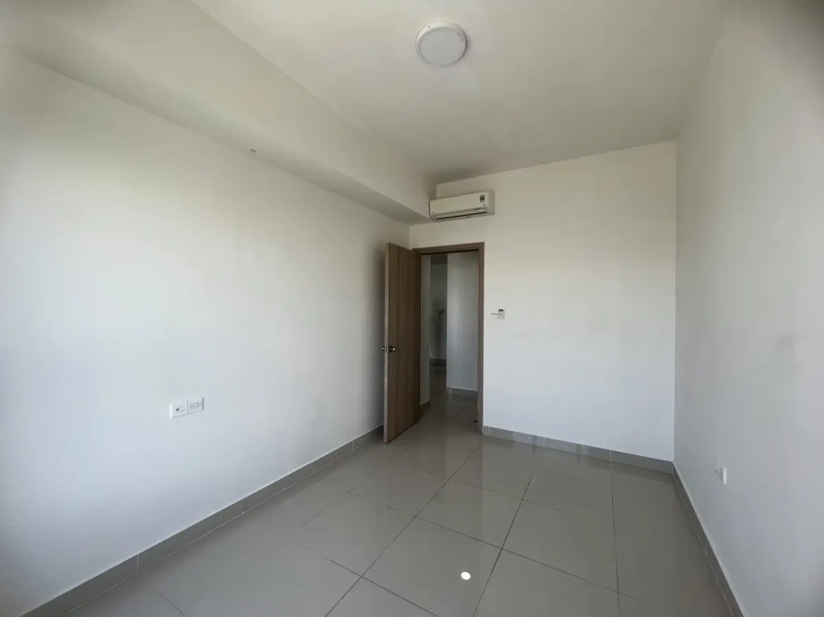 Văn phòng 51m2 có ngăn 1 phòng riêng cho thuê 13 triệu/tháng có ban công