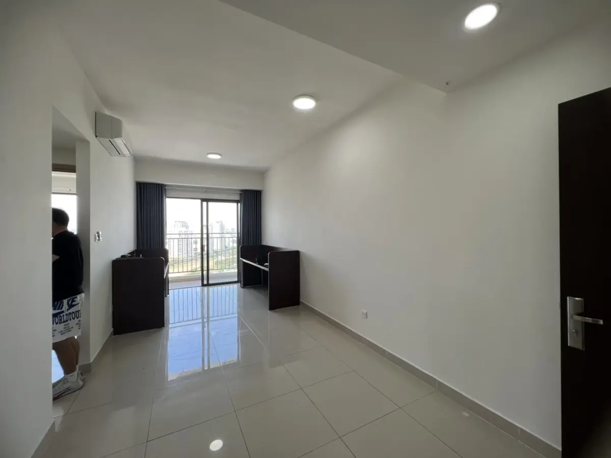 Văn phòng 51m2 có ngăn 1 phòng riêng cho thuê 13 triệu/tháng có ban công