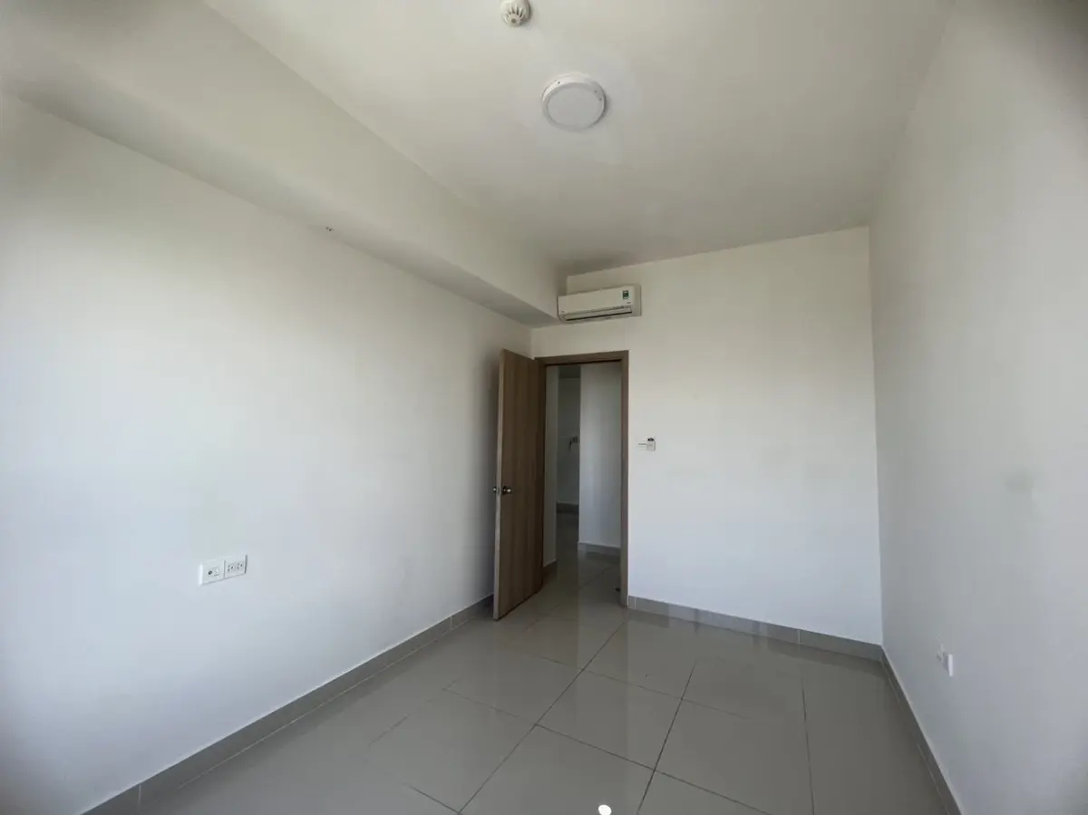 Văn phòng 51m2 có ngăn 1 phòng riêng cho thuê 13 triệu/tháng có ban công