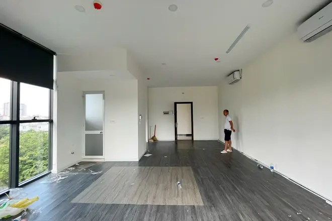 Cho thuê văn phòng 51m2 giá 13 triệu vị trí căn góc yên tĩnh sàn gỗ đẹp