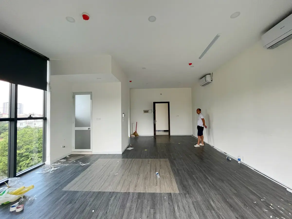 Cho thuê văn phòng 51m2 giá 13 triệu vị trí căn góc yên tĩnh sàn gỗ đẹp