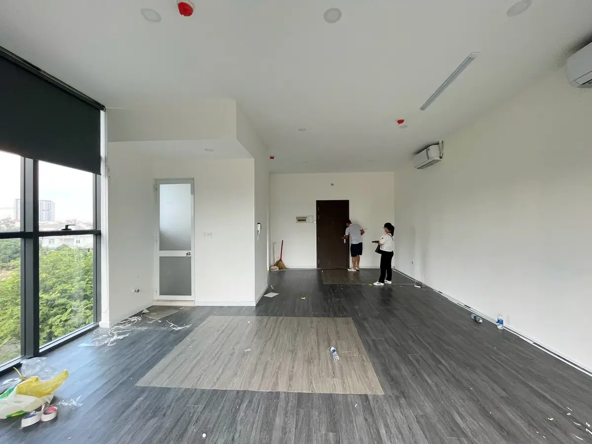 Cho thuê văn phòng 51m2 giá 13 triệu vị trí căn góc yên tĩnh sàn gỗ đẹp