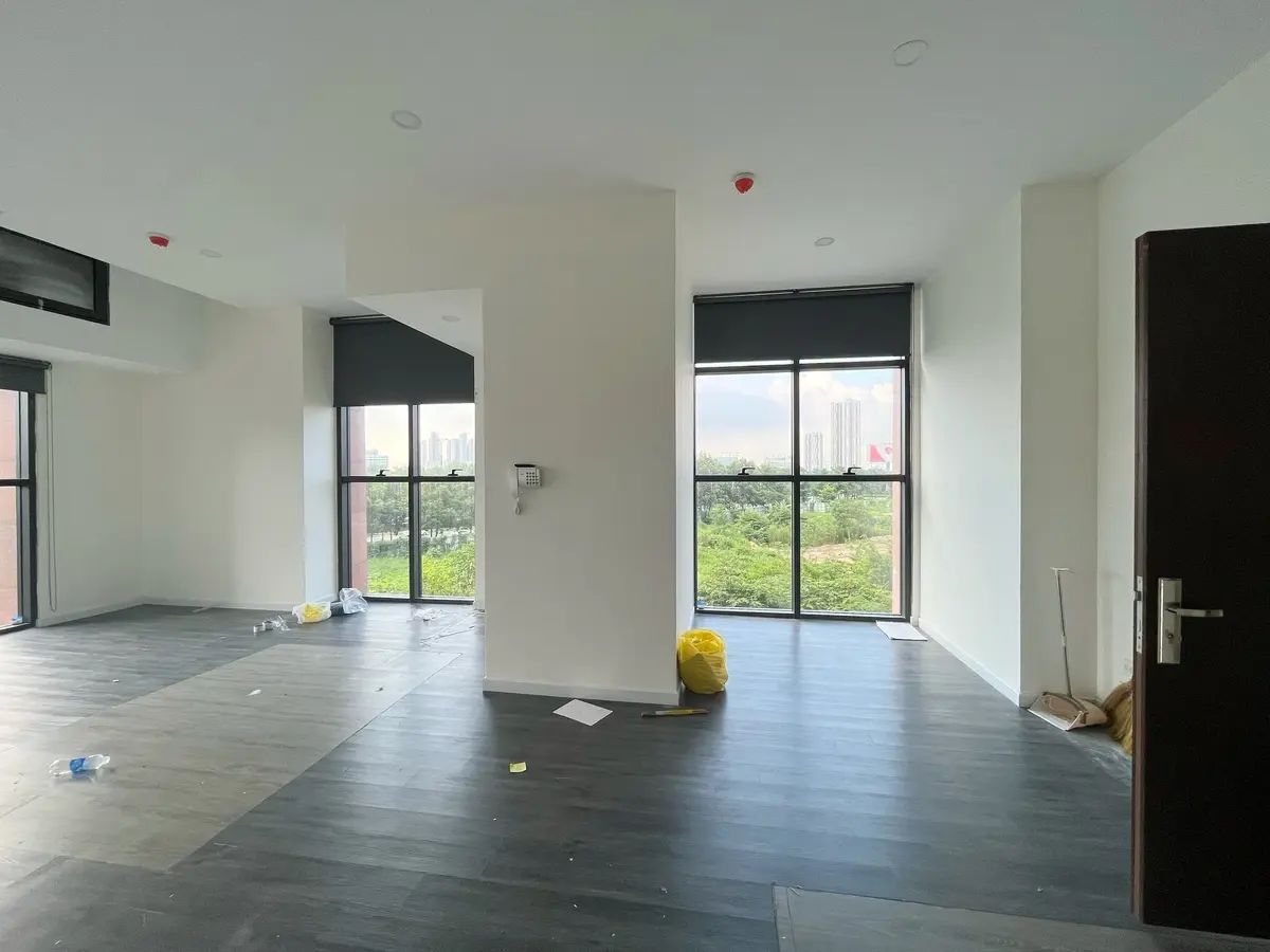 Cho thuê văn phòng 51m2 giá 13 triệu vị trí căn góc yên tĩnh sàn gỗ đẹp