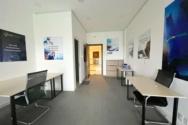 The Sun Avenue cho thuê văn phòng 40m2 sẵn bàn ghế giá thuê 9,5 triệu