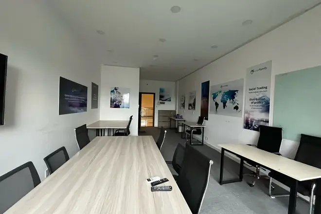 The Sun Avenue cho thuê văn phòng 40m2 sẵn bàn ghế giá thuê 9,5 triệu