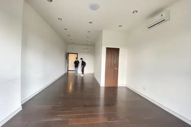 Văn phòng 41m2 cho thuê giá 9 triệu/ tháng lót sàn gỗ full căn sẵn key xem nhà