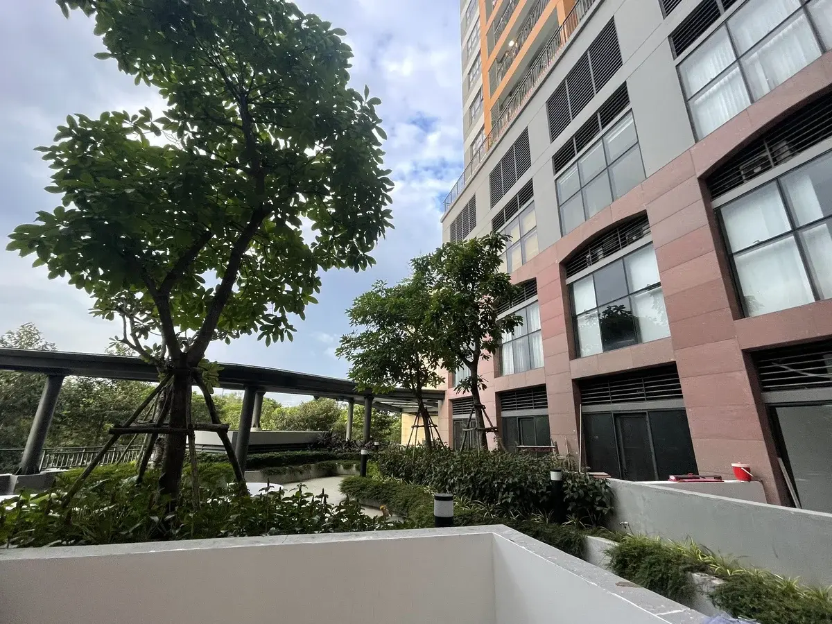 Văn phòng The Sun Avenue 37m2 cho thuê giá 9,5 triệu có ban công mát mẻ