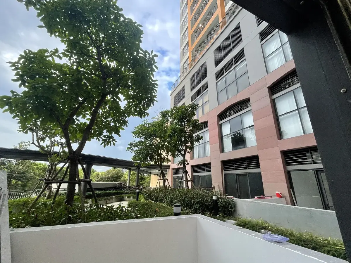 Văn phòng The Sun Avenue 37m2 cho thuê giá 9,5 triệu có ban công mát mẻ