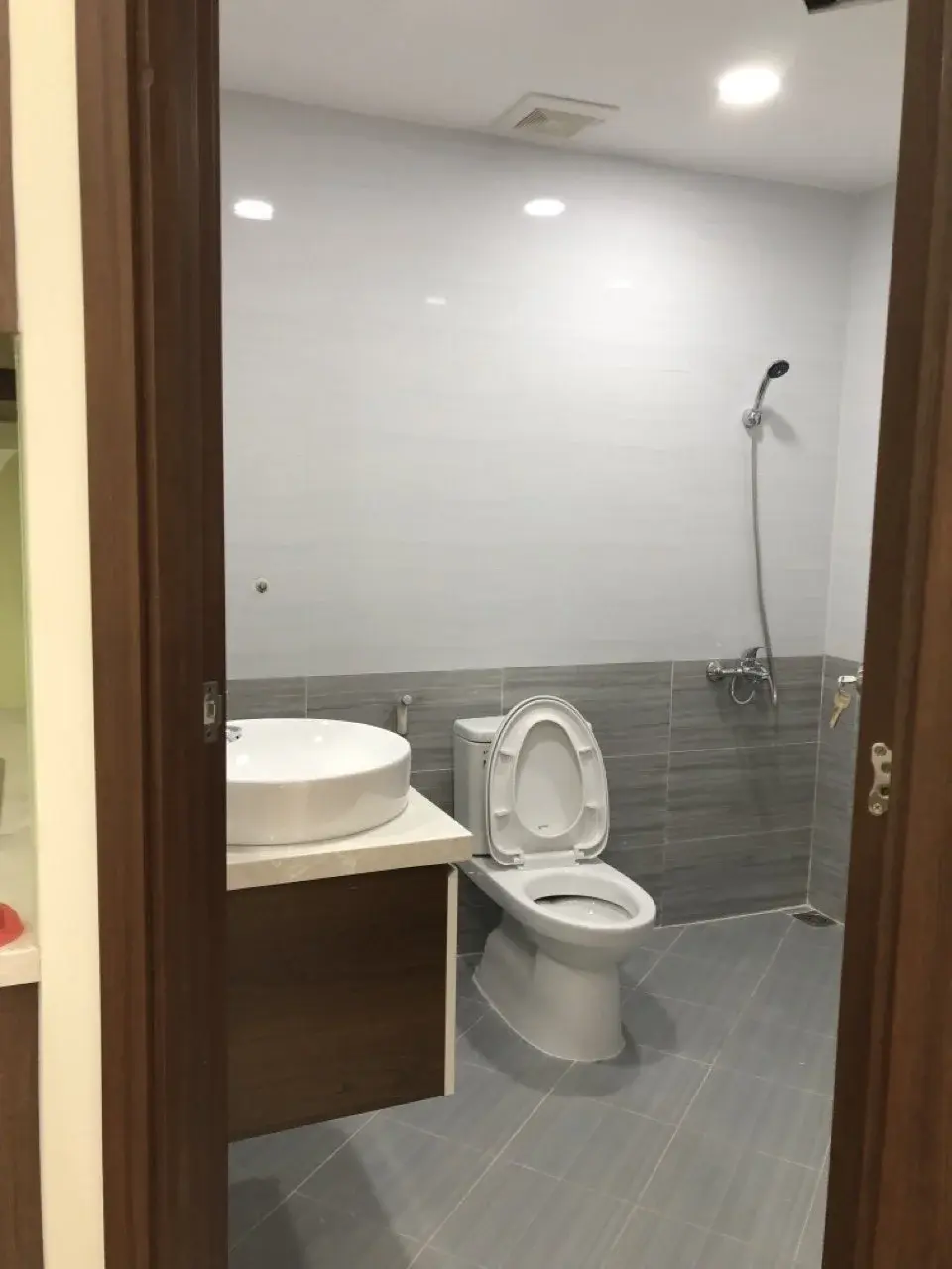 Cần cho thuê căn officetel The Sun Avenue giá 10 triệu thiết kế cơ bản 48m2