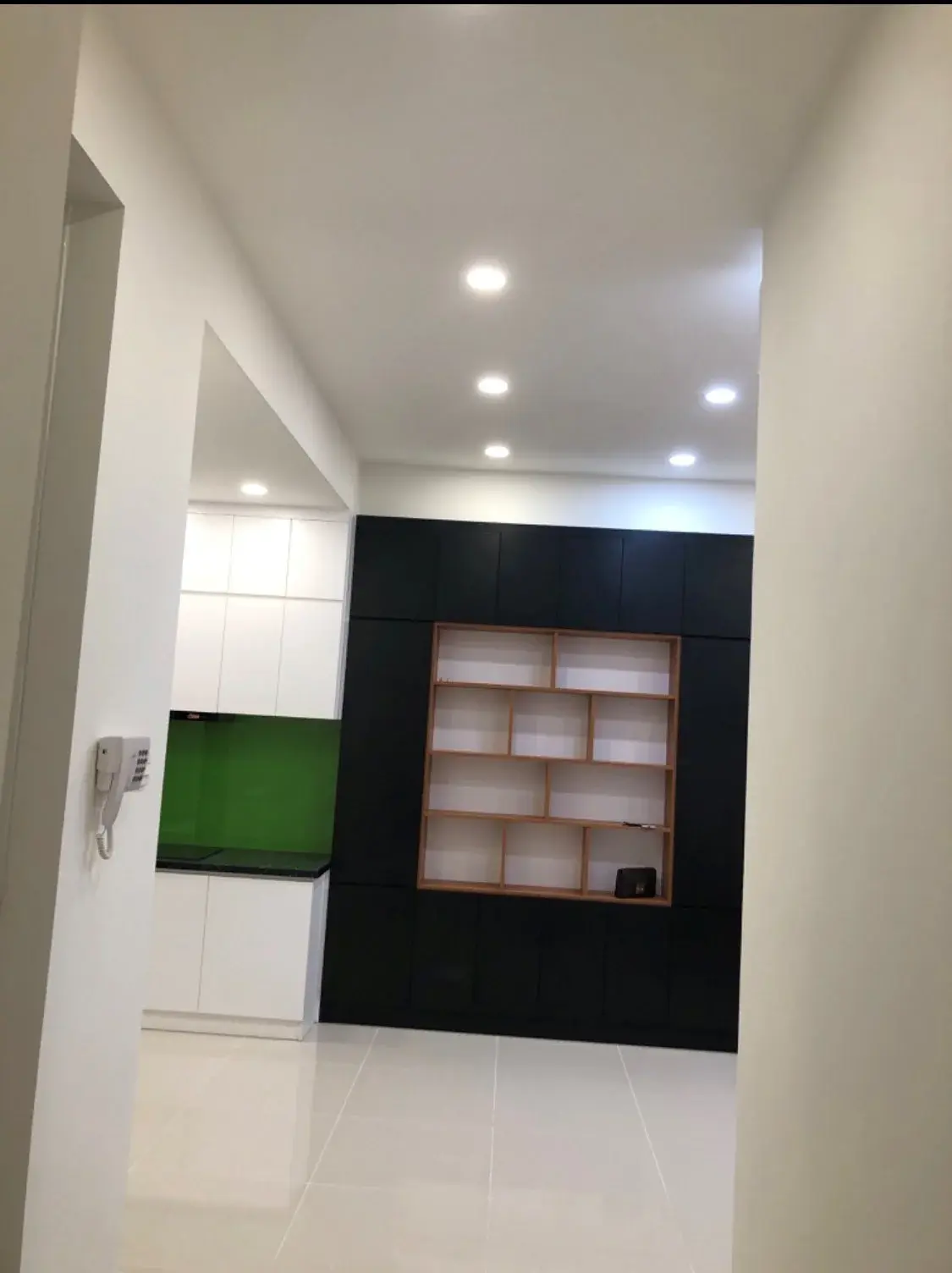 Cho thuê căn hộ 2pn nội thất dính tường giá 14 triệu 75m2 tầng cao mát