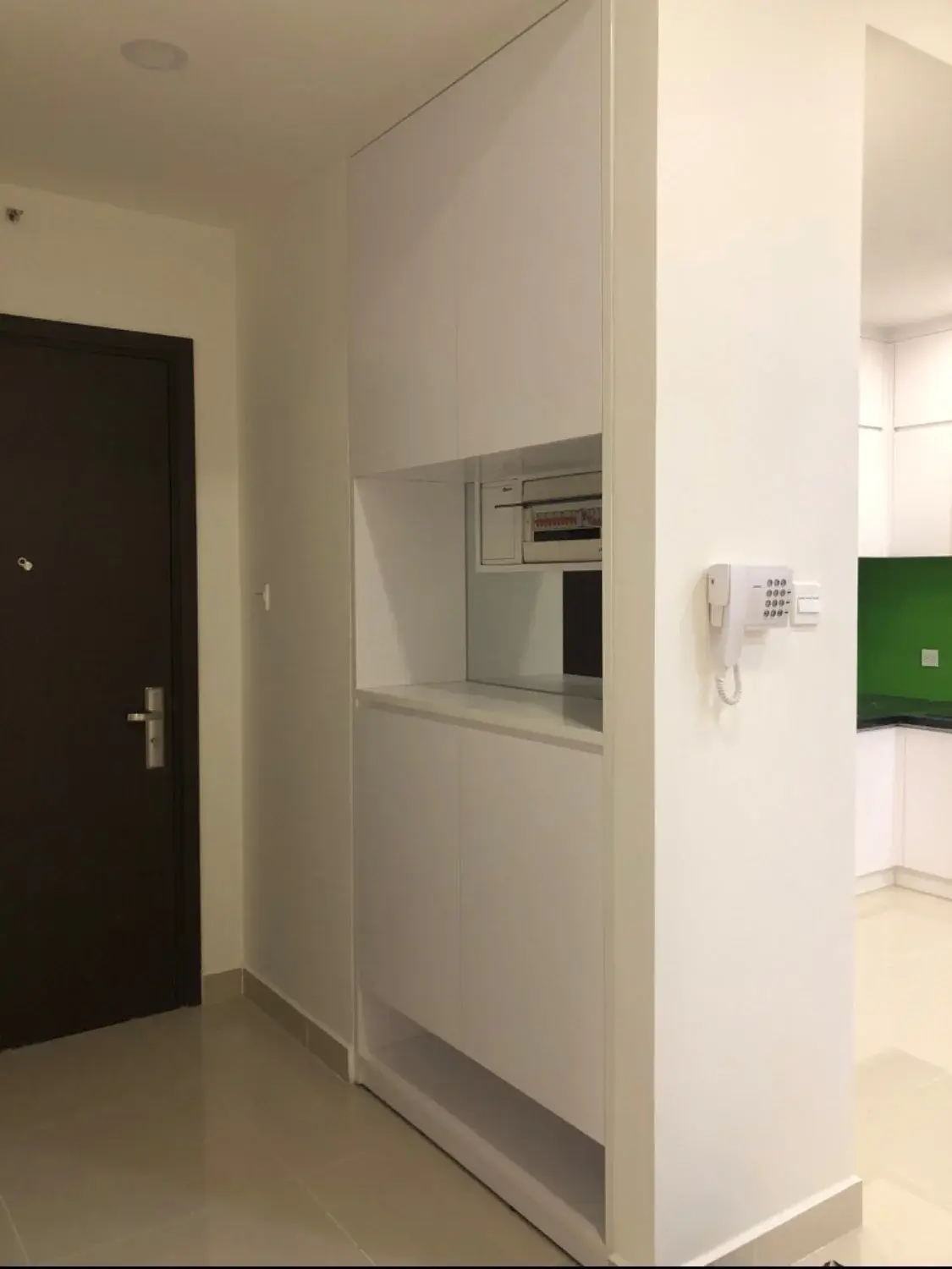 Cho thuê căn hộ 2pn nội thất dính tường giá 14 triệu 75m2 tầng cao mát