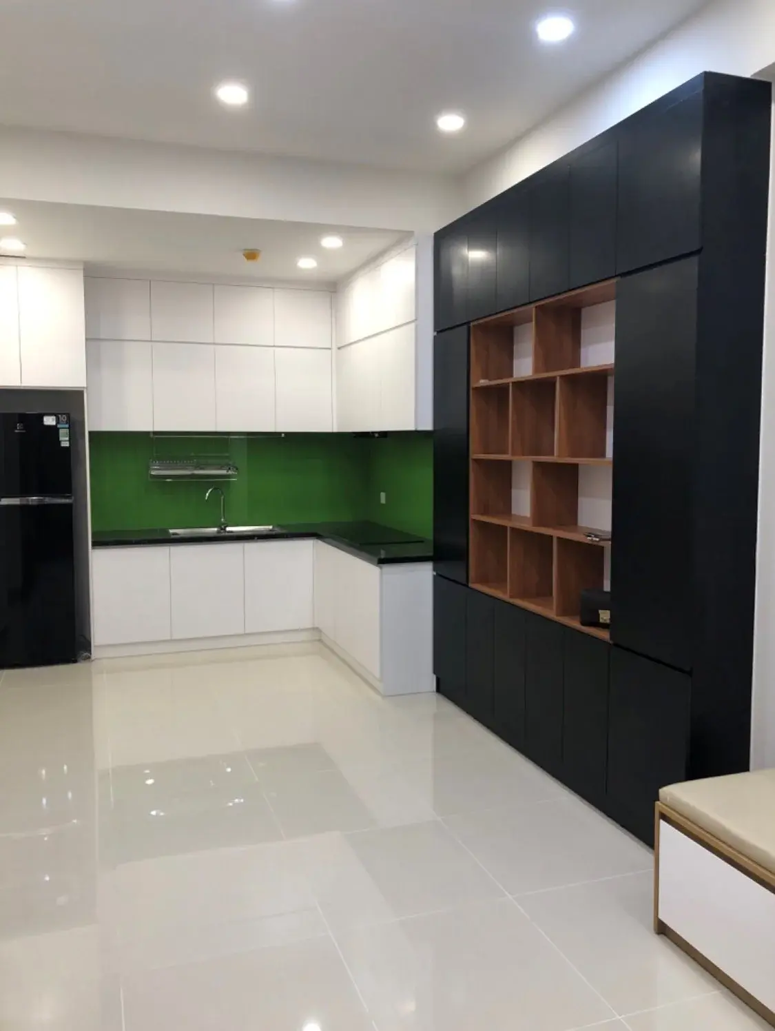 Cho thuê căn hộ 2pn nội thất dính tường giá 14 triệu 75m2 tầng cao mát