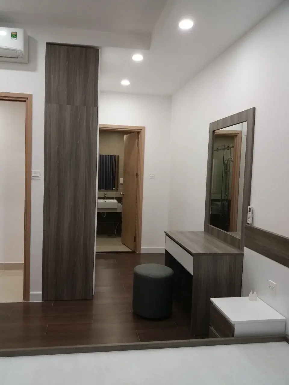 Căn hộ 2 phòng ngủ full nội thất cho thuê giá TỐT 14,5 triệu/ tháng The Sun Avenue