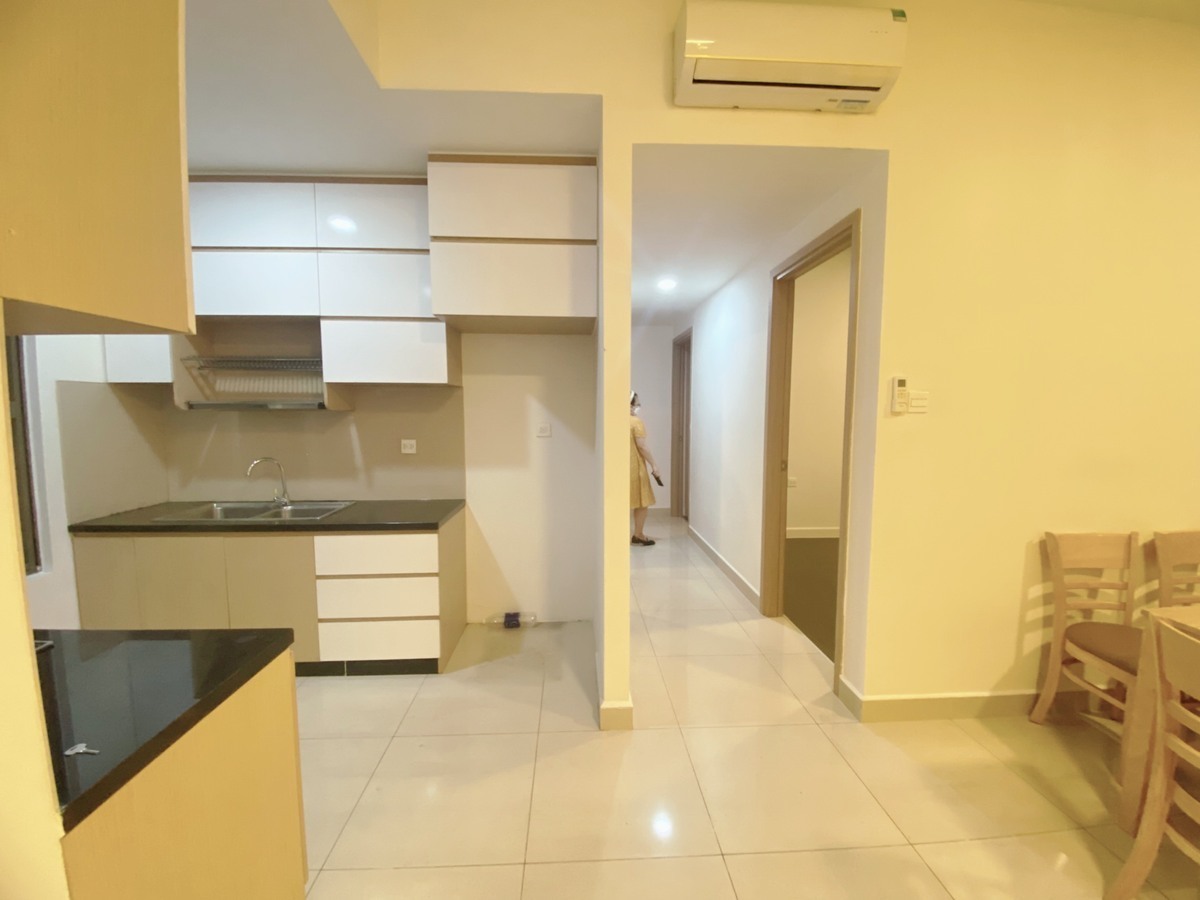 The Sun Avenue cho thuê 3pn nội thất cơ bản 16 triệu 89m2