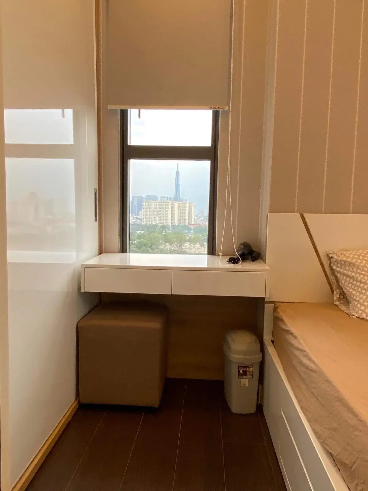 Bán căn hộ 2pn +1 The Sun Avenue nội thất đầy đủ giá 6.2 tỷ căn góc 2 mặt view