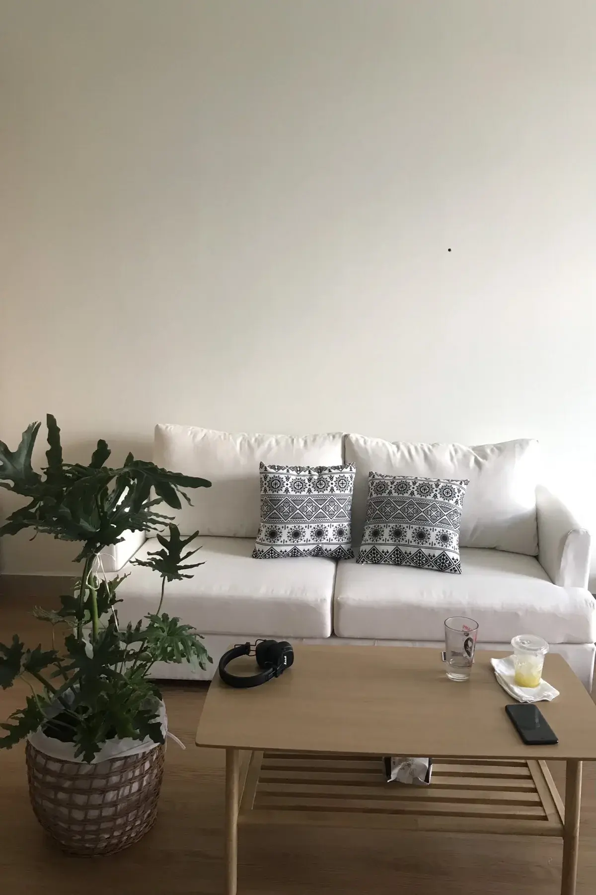 Tìm gia chủ mới cho em studio siêu đẹp giá 2 tỷ 34m2 nội thất decor tone trắng