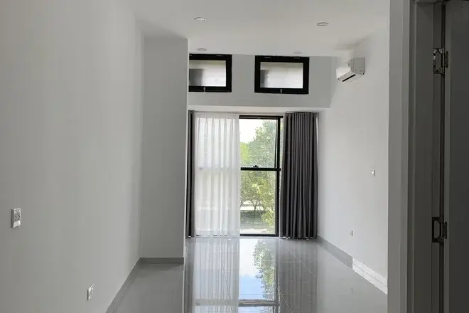 Cho thuê văn phòng 34m2 giá 8 triệu nội thất cơ bản sẵn 2 máy lạnh The Sun Avenue